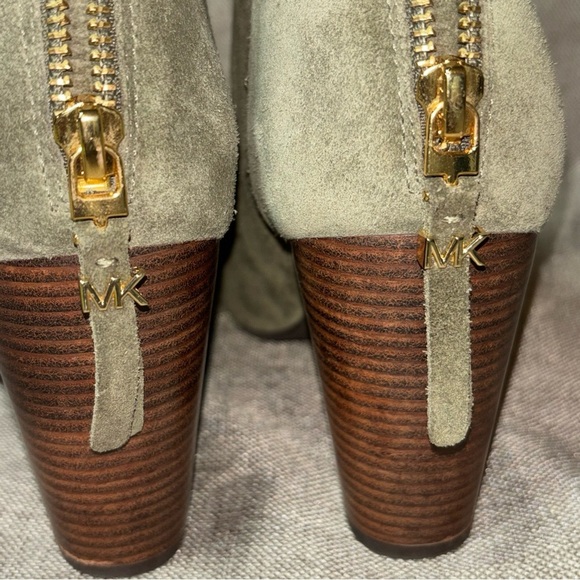 Michael Kors ELISE Mid Suede Cutout Lace-Up Booties Size 7.5 - Picture 7 of 12